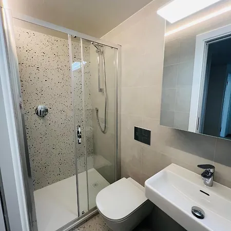 Appartement New Sunny Rooftop With A Terrace 10 Minutes From City Centre